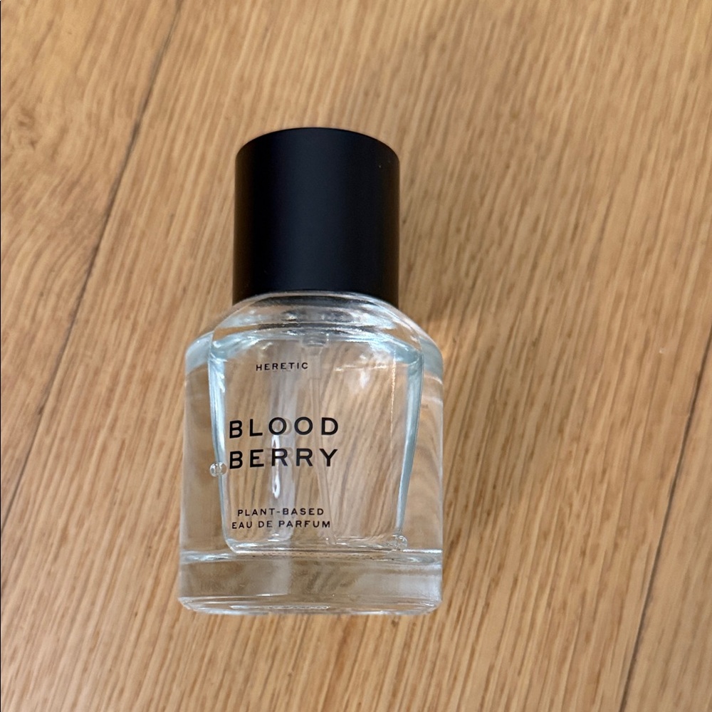 Heretic - Blood Berry 50 ml - sprayed only a few times